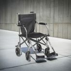 Összecsukható hordozható kerekesszék TRAVELITE