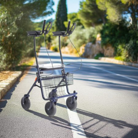 ERA állítható magasságú kartámaszos rollátor ülő felülettel ERA állítható magasságú kartámaszos rollátor ülő felülettel