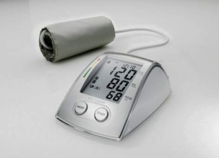MEDISANA MTX felkaros vérnyomásmérő, USB adatátvitel